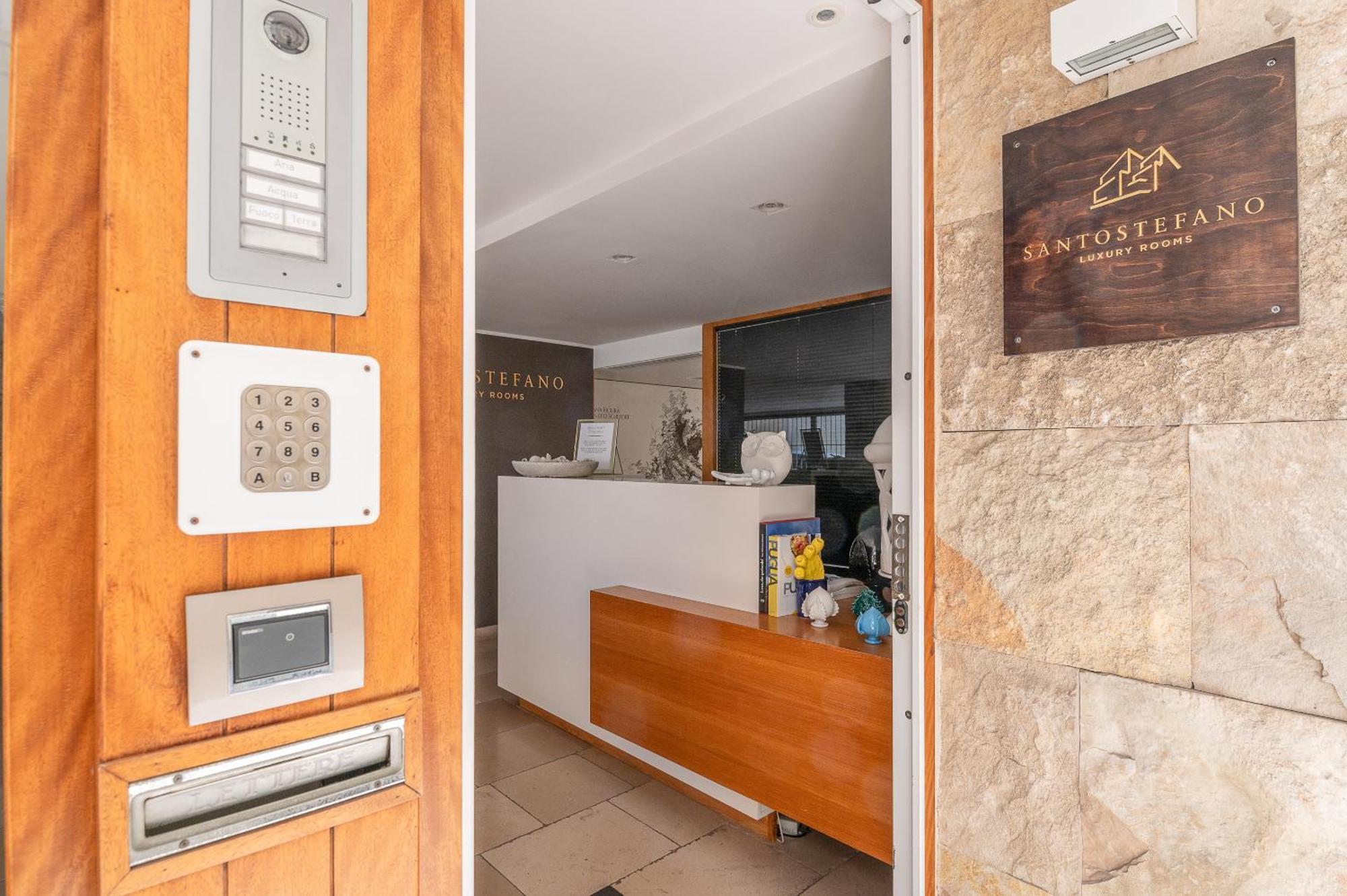 Santo Stefano Raro Rooms Collection Bríndisi Exterior foto