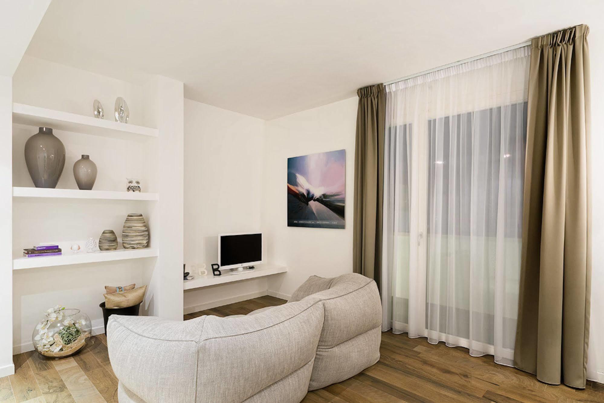 Santo Stefano Raro Rooms Collection Bríndisi Exterior foto
